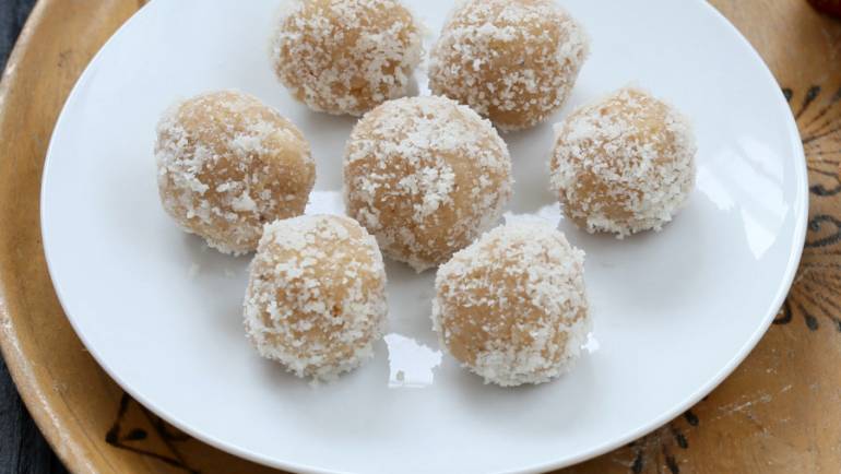 Coconut Ladoo